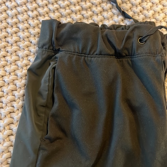 Gap Size Small Green joggers - Picture 5 of 5